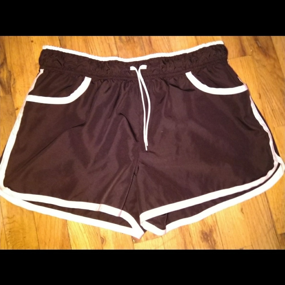 Black shorts with pockets